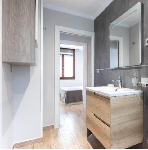 A Tan Solo 800 Metros De San Mames Apartment Bilbao Luaran gambar