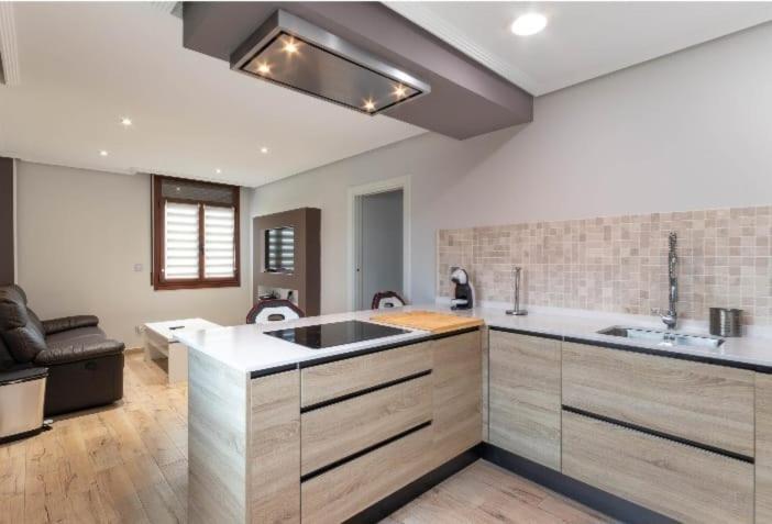 A Tan Solo 800 Metros De San Mames Apartment Bilbao Luaran gambar